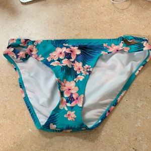NWT Medium Green Floral Bikini Bottoms
